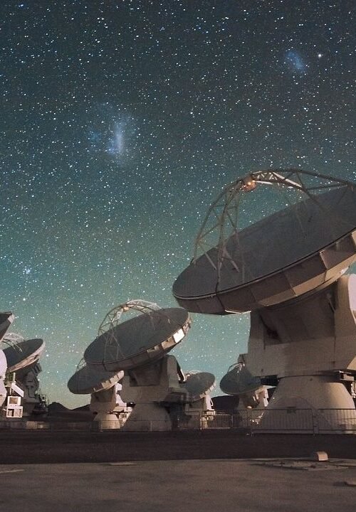 Atacama Large Millimeter-submillimeter Array (ALMA)