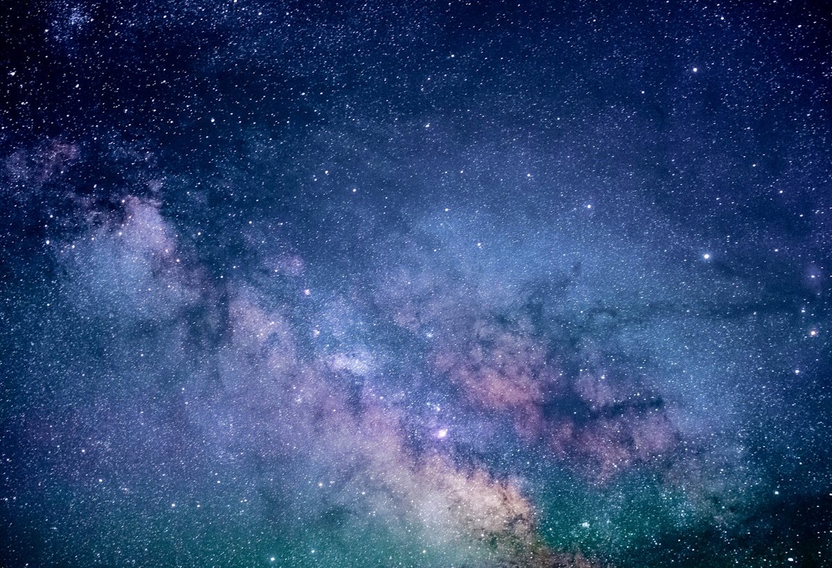 🌌 Chile Protege sus Cielos: Nueva Ley para los Observatorios y un Nobel que Mira al Sur 🌌 Chile Protege sus Cielos: Nueva Ley para los Observatorios y un Nobel que Mira al Sur